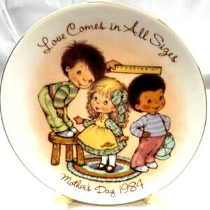 1984 Avon Mother's Day Plate Love Comes in All Sizes 5" 24K gold rim